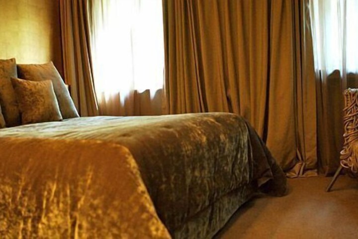 Room 8 of 23
