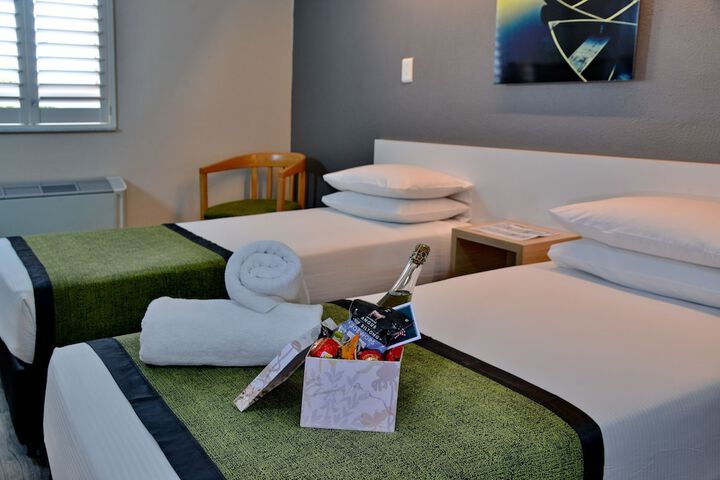 Room 7 of 27