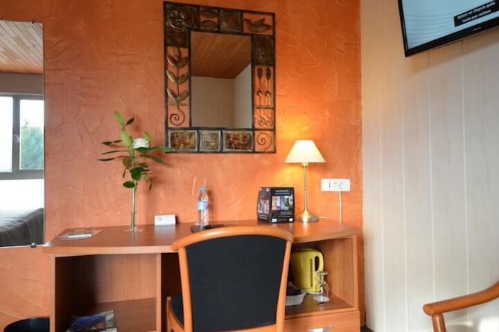 Room 9 of 41