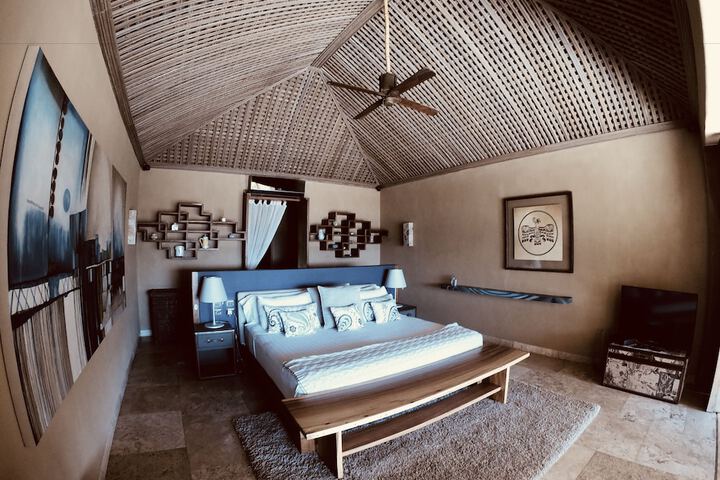 Room 6 of 53
