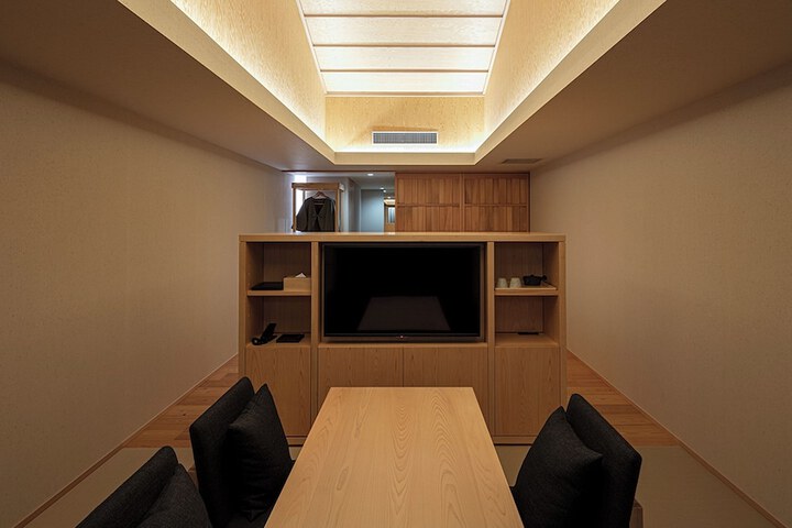 Room 15 of 282