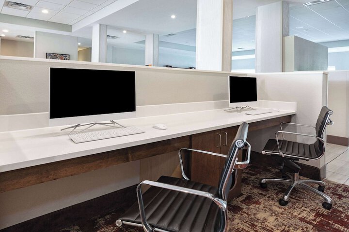 Business Center 46 of 50