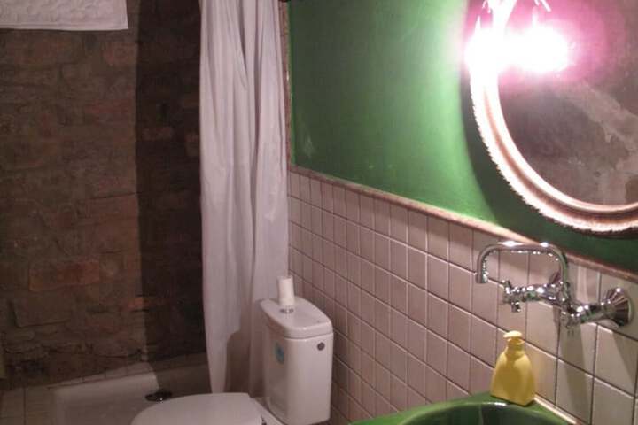 Room 8 of 25