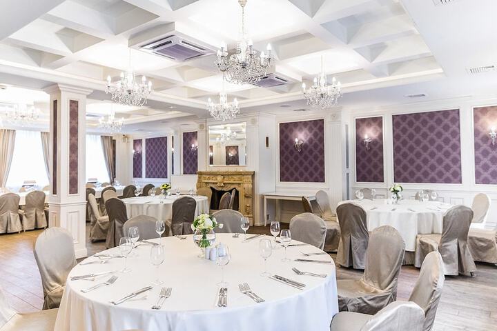 Ballroom/Hall 54 of 85