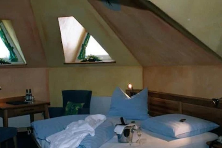 Room 5 of 35