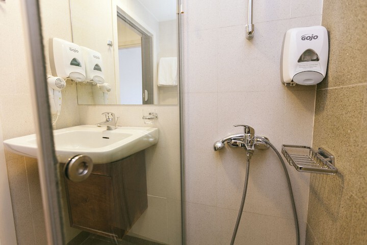 Room 42 of 55