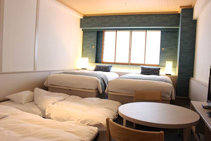 Room 9 of 94