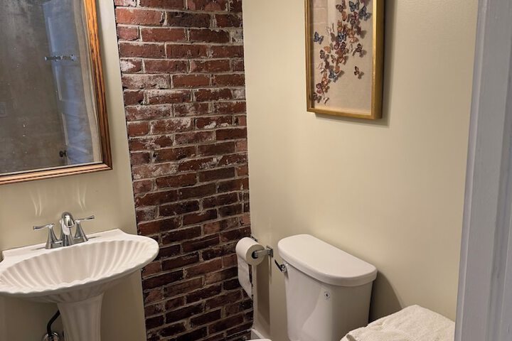 Room 126 of 182