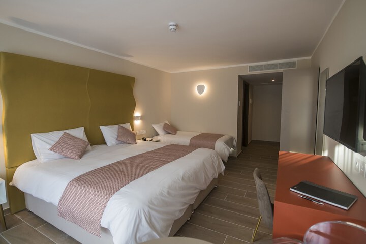Room 27 of 55