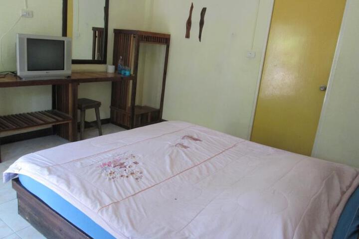 Room 4 of 5