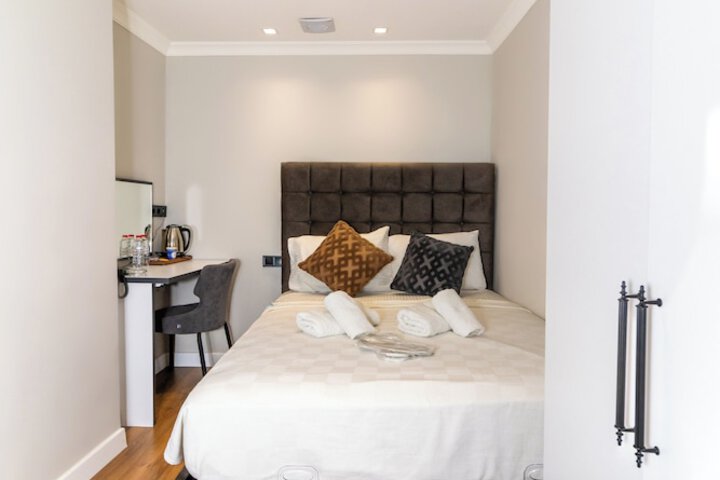 Room 29 of 42