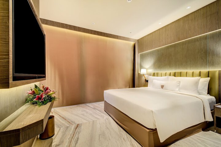 Room 6 of 43