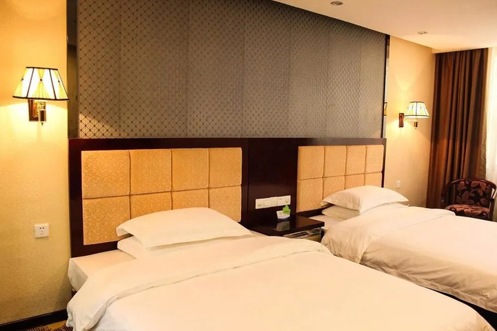 Room 15 of 27