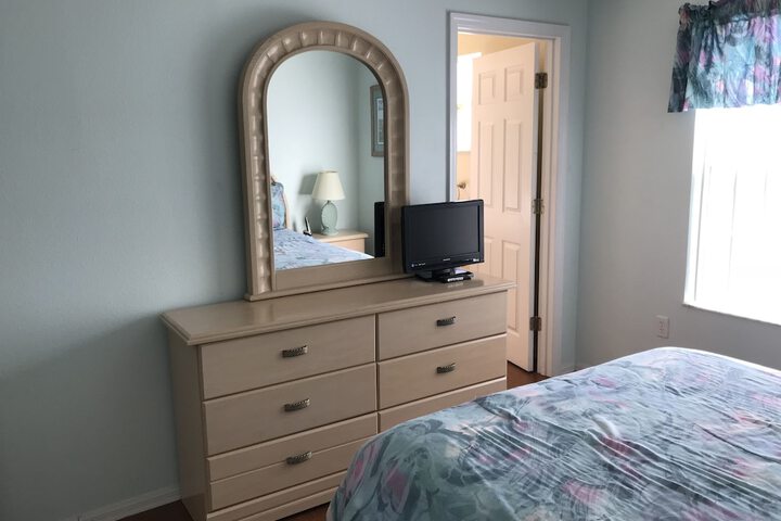 Room 4 of 44