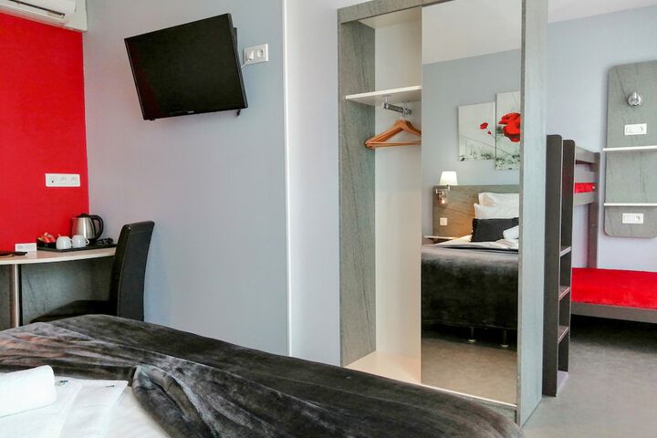 Room 20 of 33