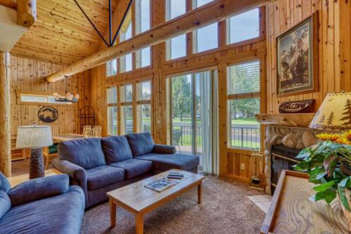 Exterior of Eagle Crest Resort Cabin