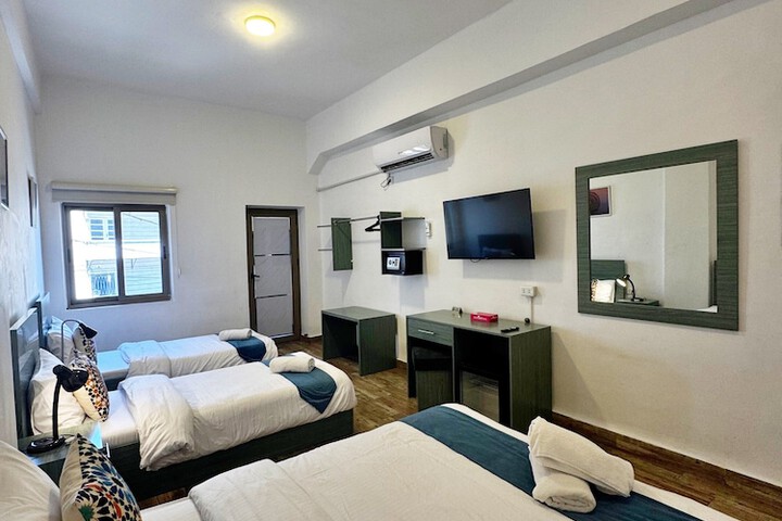Room 70 of 114