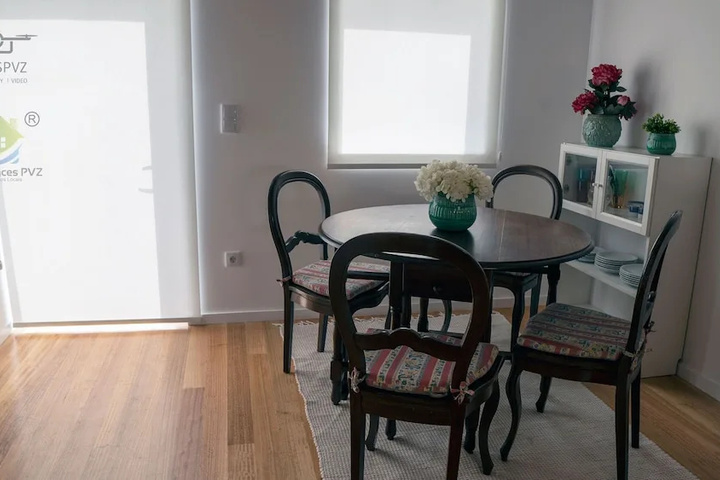 Room 2 of 18