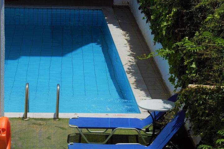 Pool 17 of 41