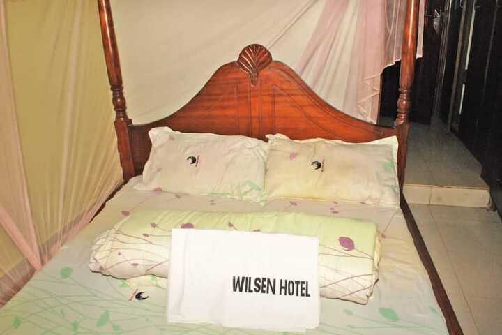 Room 3 of 16