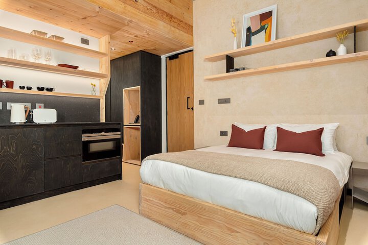 Room 15 of 66