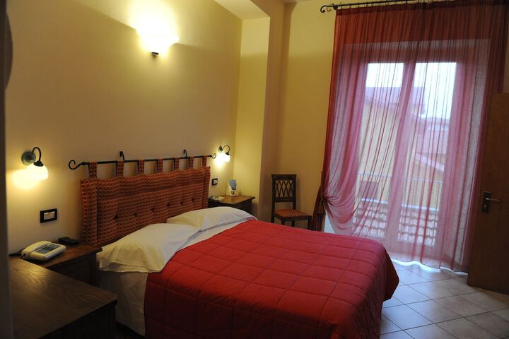Room 3 of 54