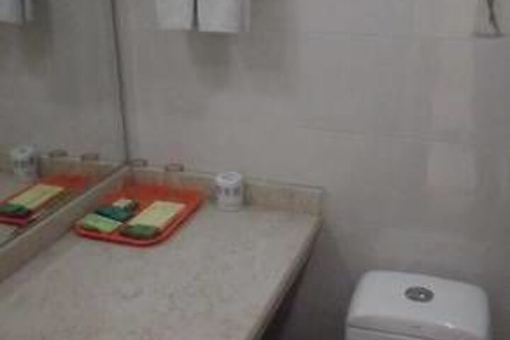 Room 8 of 23