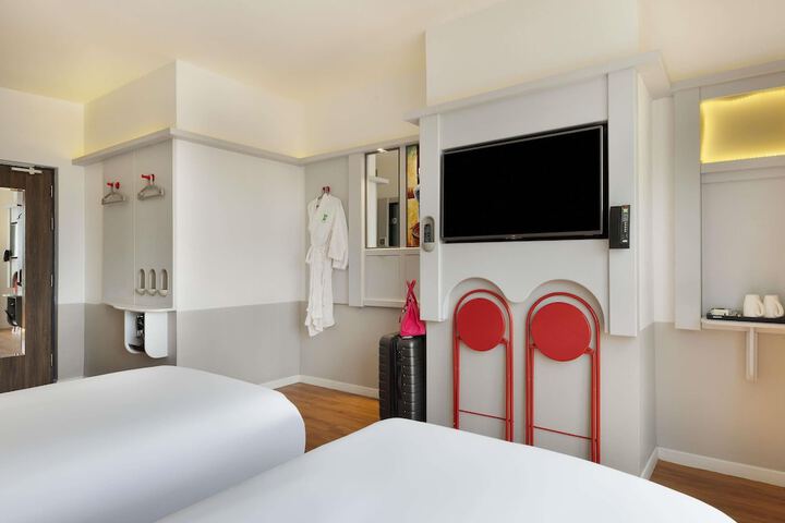 Room 21 of 133