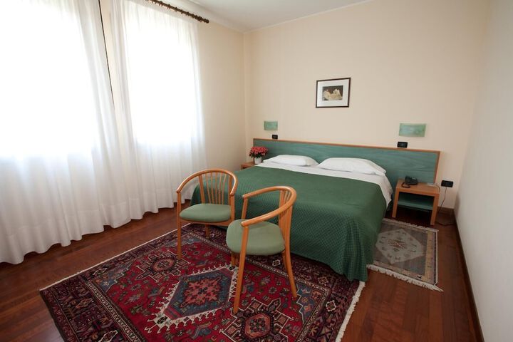 Room 28 of 75