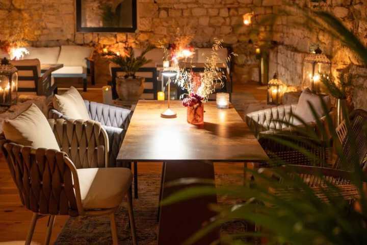 Dining 33 of 91