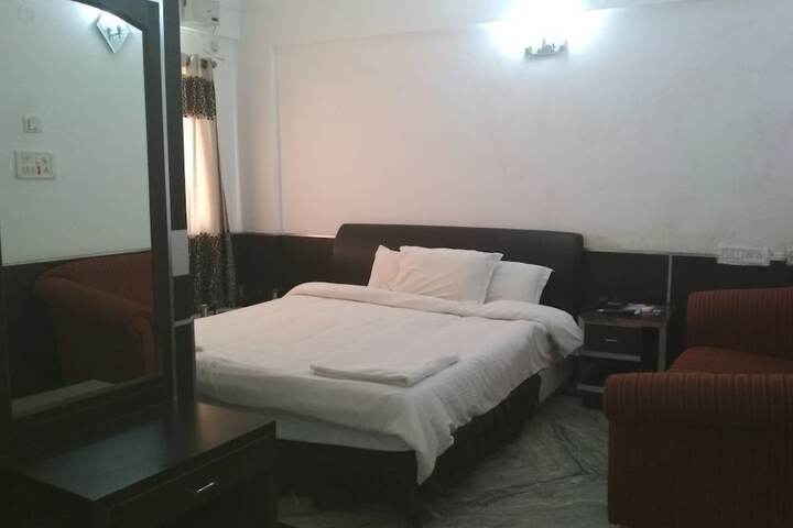 Room 13 of 60