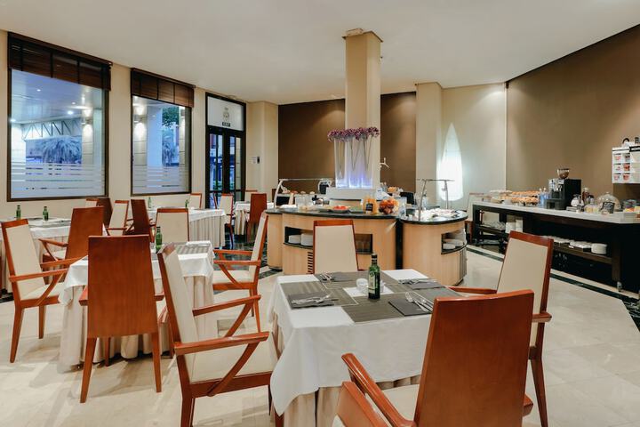 Breakfast area