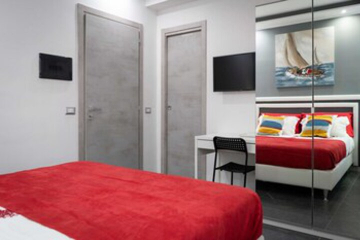 Room 10 of 19