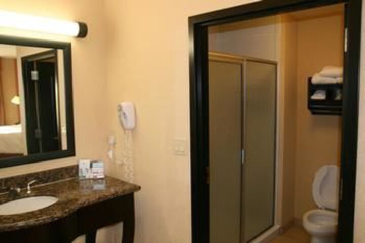 Room 4 of 35