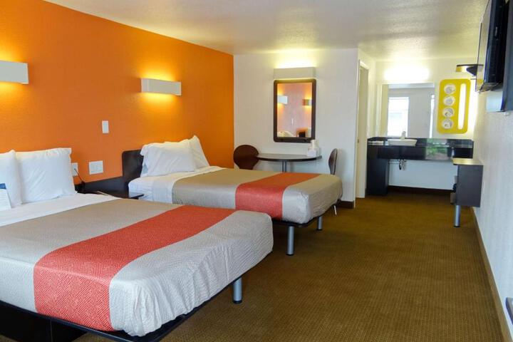 2 Double Beds (2 of 11)