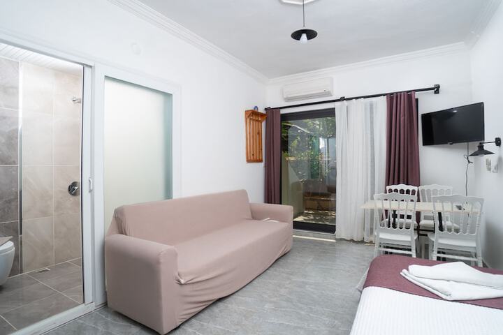 Room 16 of 63