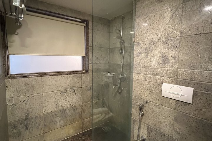 Room 18 of 40