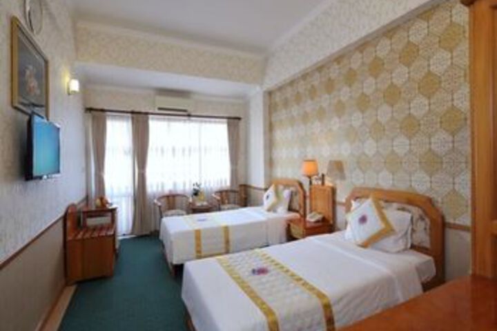 Room 33 of 68