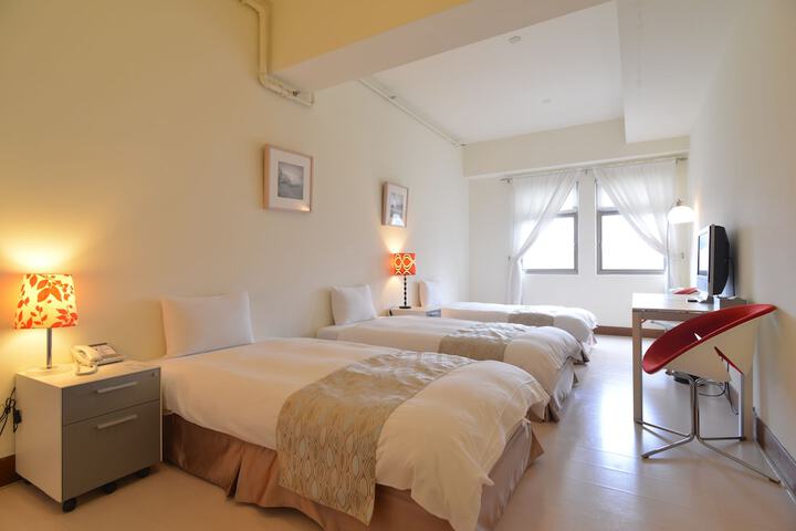Room 7 of 30