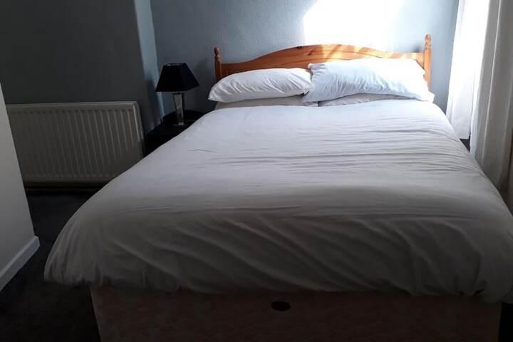 Room 8 of 28