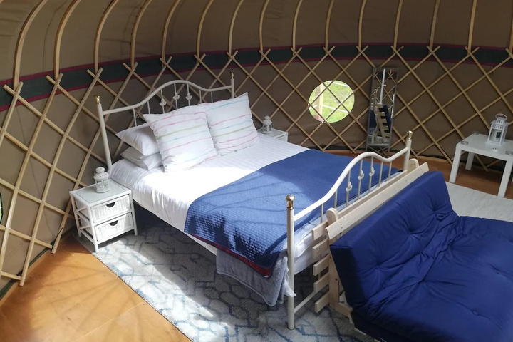 Room 2 of 16
