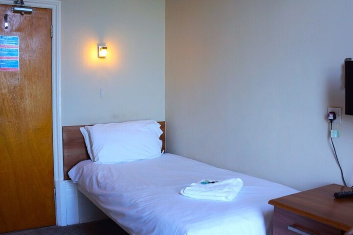Room 106 of 162