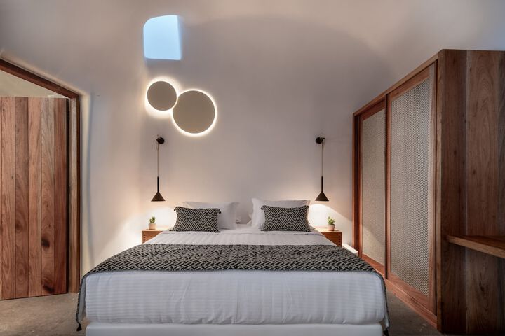 Room 18 of 108