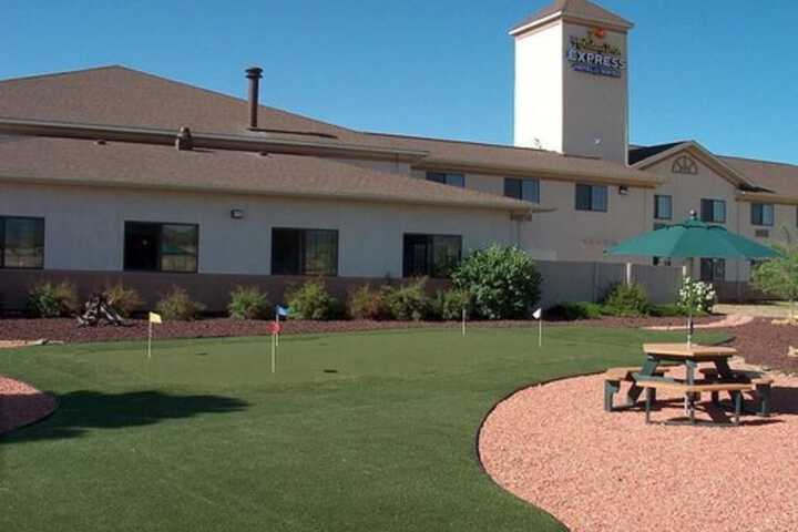 Hotel Exterior 55 of 58