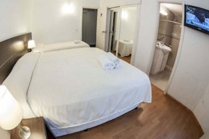 Room 9 of 13