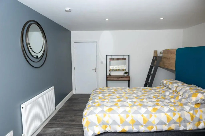 Room 3 of 9