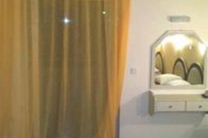 Room 7 of 17