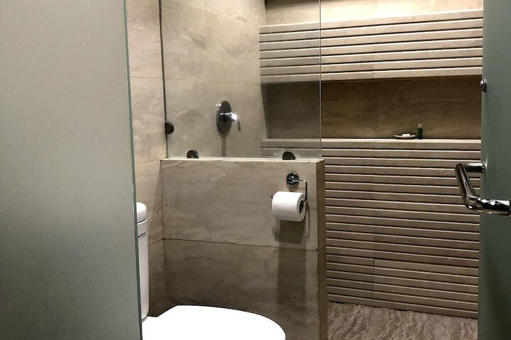 Room 18 of 32