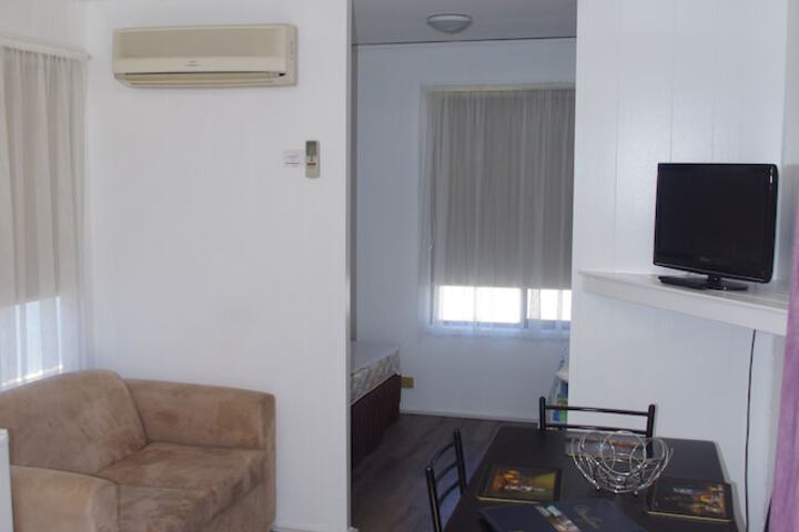Room 2 of 73