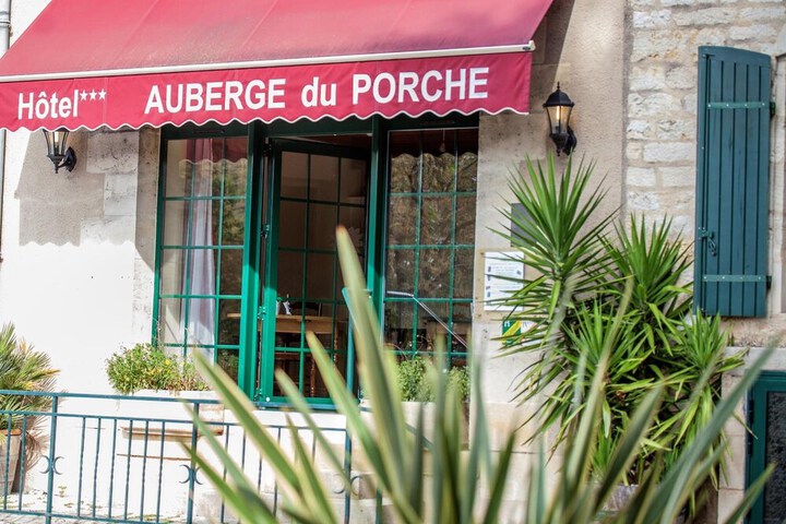 Hotel Entry